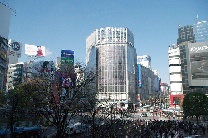 渋谷ヘアセットが安い1000円台からの巻き髪パーティアップ